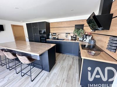 Maison - 200 m² - 8 pièces