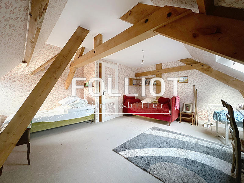 Maison - 235 m² - 12 pièces