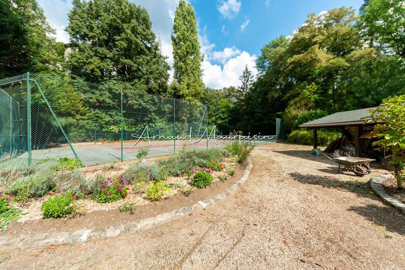 Villa - 300 m² - 7 pièces