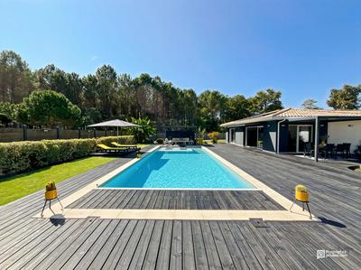 Maison - 180 m² - 6 pièces