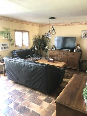 Maison traditionnelle - 109 m² - 5 pièces