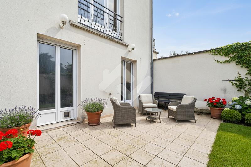 Maison - 122 m² - 6 pièces