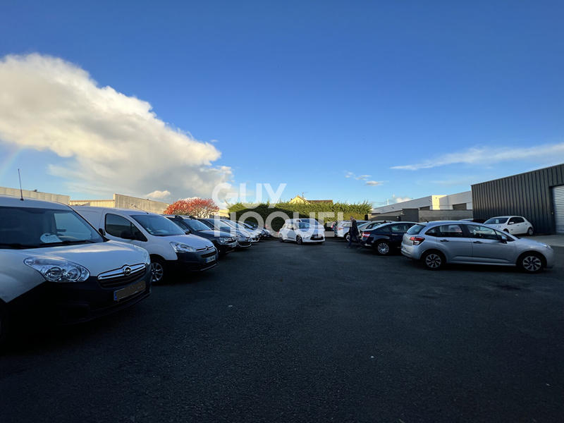 Local d'activité / Entrepôt - 360 m² - 8 pièces