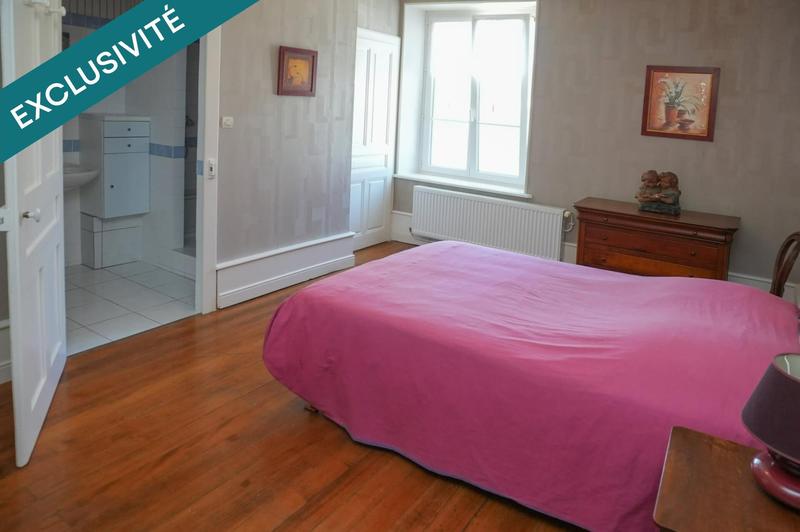 Maison - 335 m² - 11 pièces