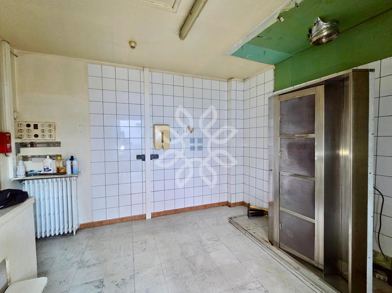 Immeuble - 305 m² - 20 pièces