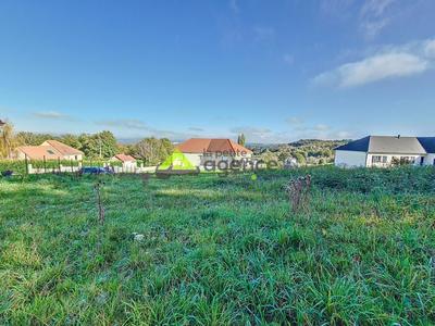 Terrain constructible - 1 072 m²