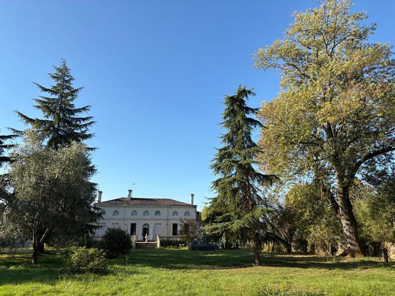 Maison - 210 m² - 6 pièces