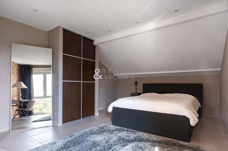 Maison - 270 m² - 7 pièces