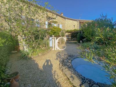 Maison - 90 m² - 3 pièces