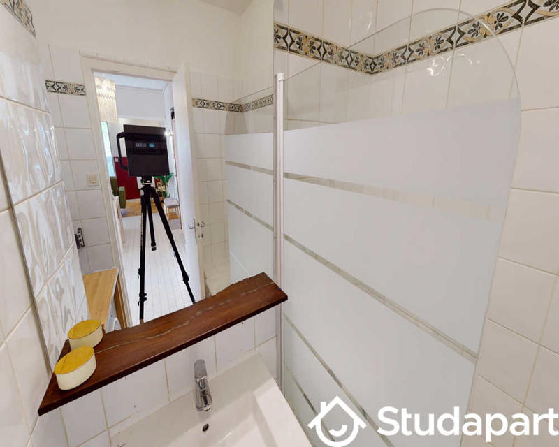 Chambre - 90 m² - 1 pièce