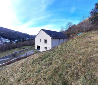 Maison - 93 m² - 4 pièces