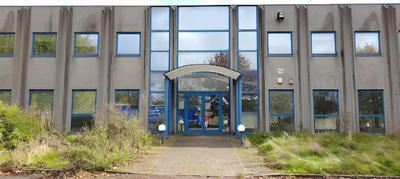 Entrepôt - 6 490 m²