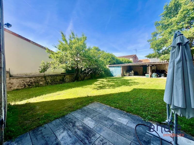 Maison - 258 m² - 9 pièces