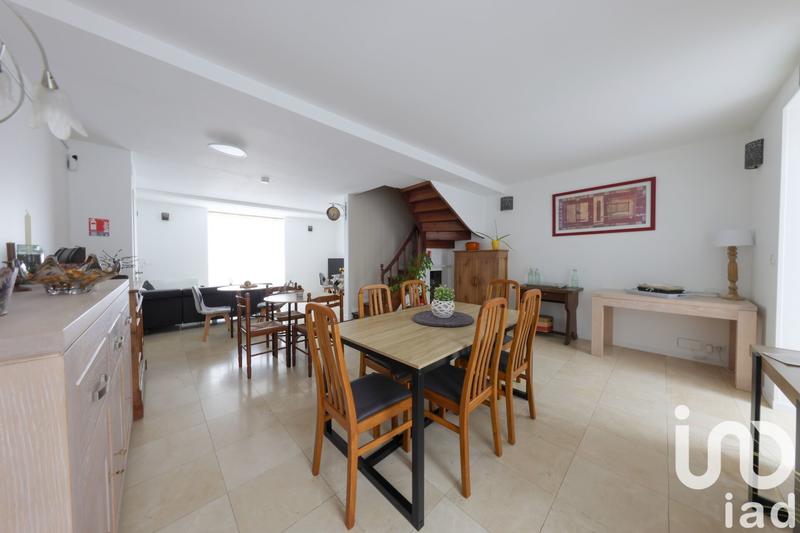 Maison - 377 m² - 10 pièces