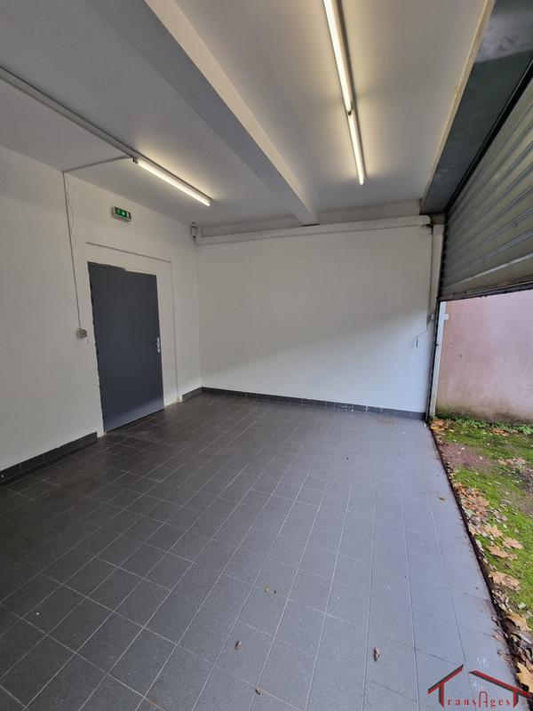 Local commercial - 126 m² - 2 pièces