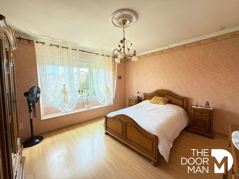 Maison - 185 m² - 7 pièces