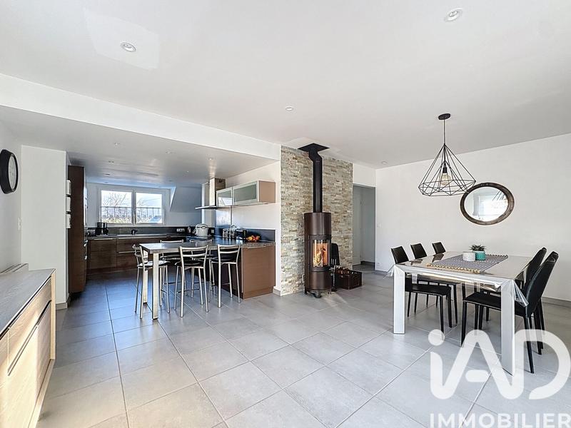 Maison - 143 m² - 6 pièces