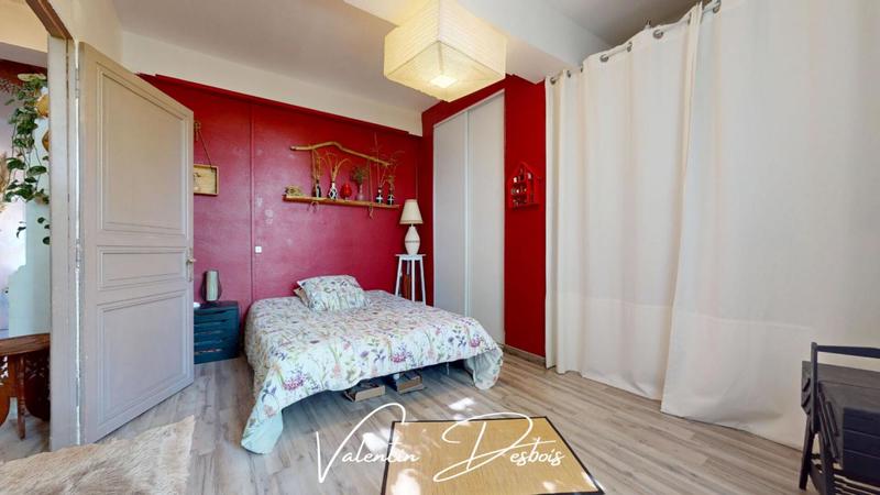 Maison - 209 m² - 9 pièces