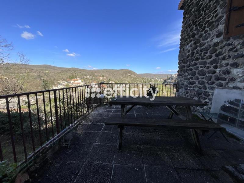 Maison - 184 m² - 9 pièces