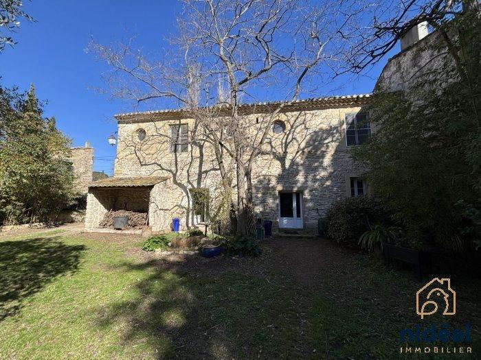 Mas - 342 m² - 15 pièces