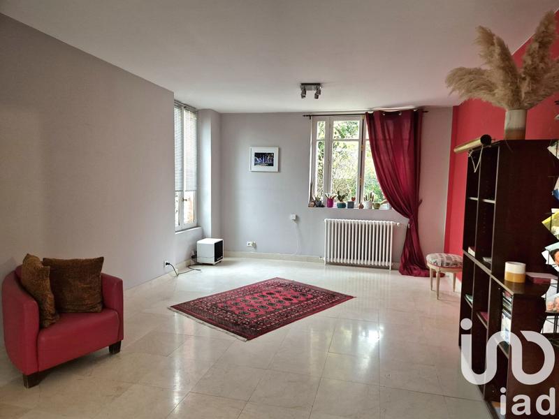 Maison - 250 m² - 8 pièces