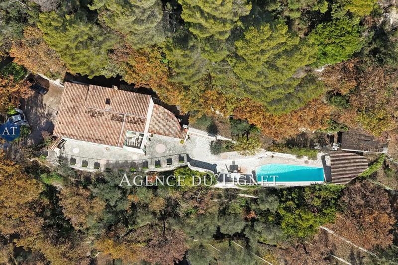 Maison - 216 m² - 6 pièces