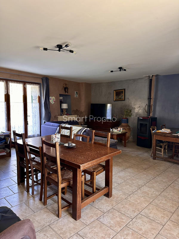 Propriété - 190 m² - 8 pièces