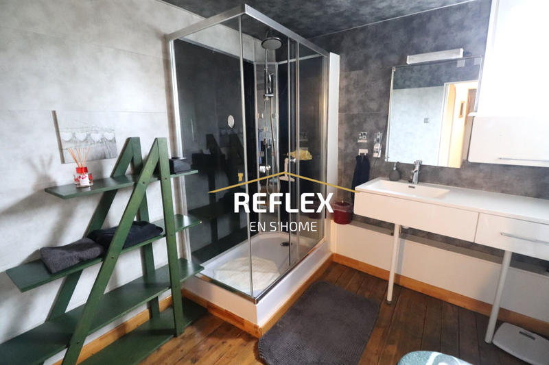 Maison - 229 m² - 8 pièces