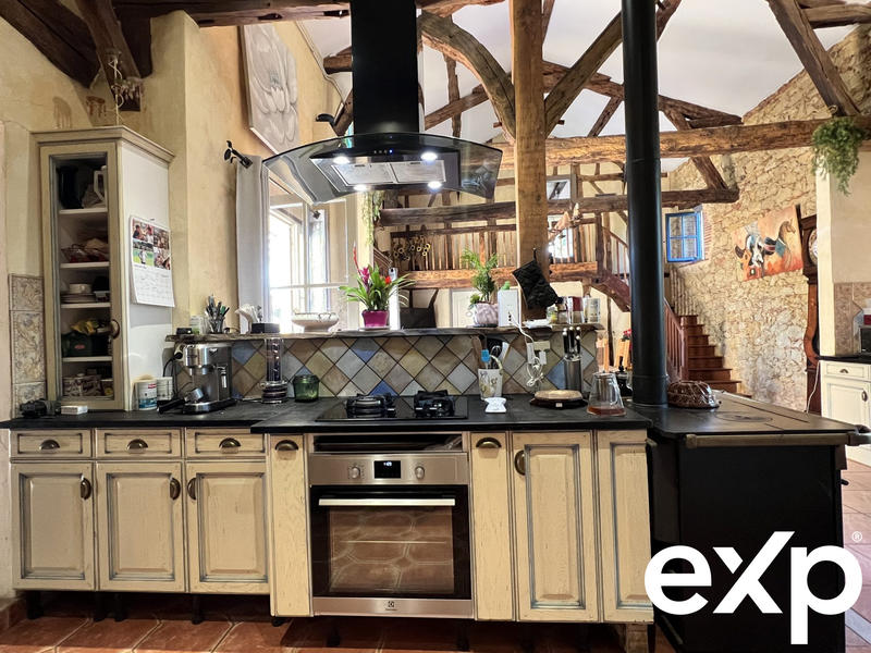 Maison - 375 m² - 17 pièces