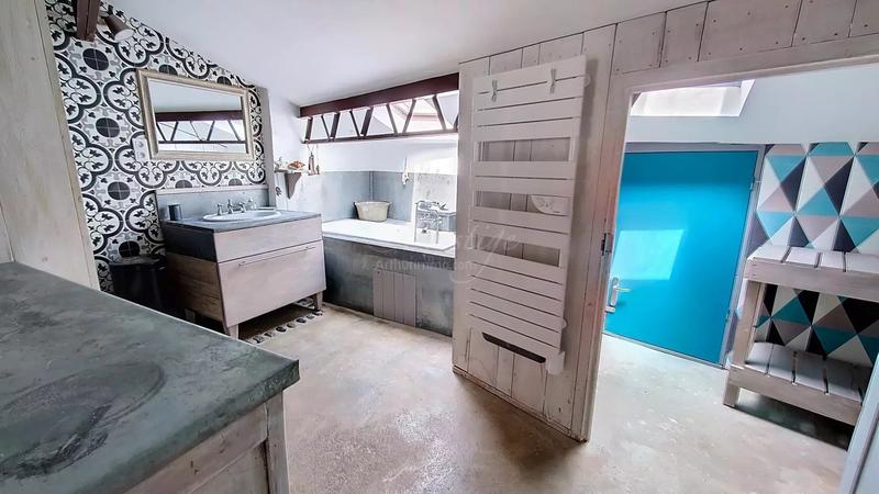 Appartement - 136 m² - 4 pièces