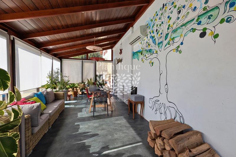 Maison - 240 m² - 5 pièces