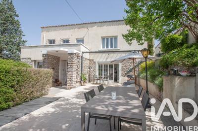 Maison - 270 m² - 7 pièces