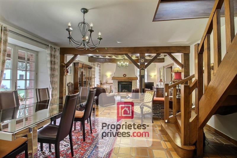 Maison - 210 m² - 8 pièces