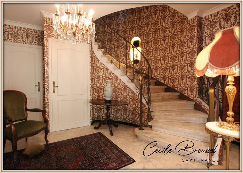 Villa - 286 m² - 11 pièces