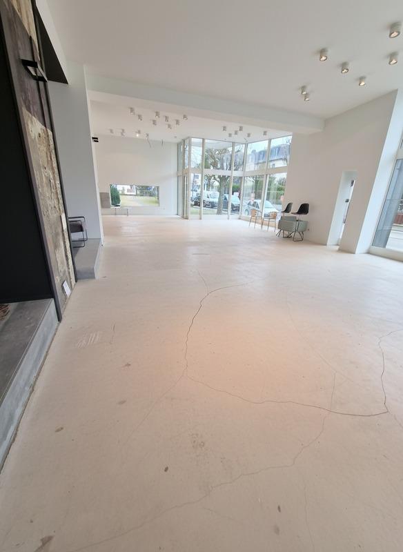 Local commercial - 256 m² - 5 pièces