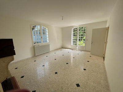 Maison - 94 m² - 6 pièces