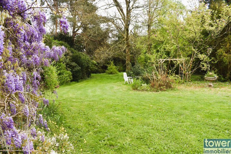 Propriété - 176 m² - 9 pièces