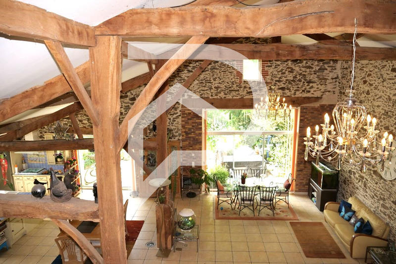 Maison - 229 m² - 7 pièces