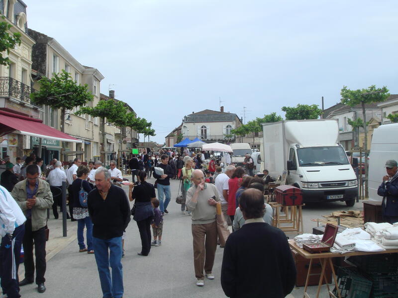 Vide grenier - brocante