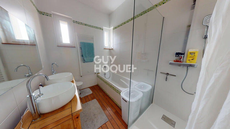 Maison - 178 m² - 7 pièces