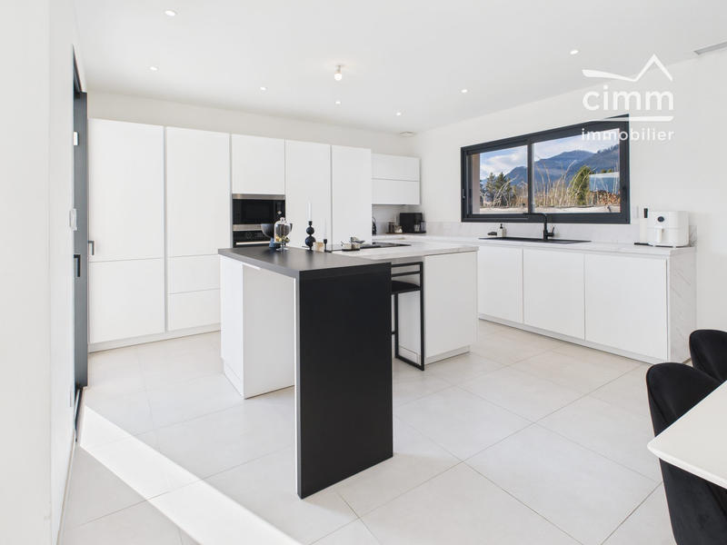 Villa - 130 m² - 4 pièces