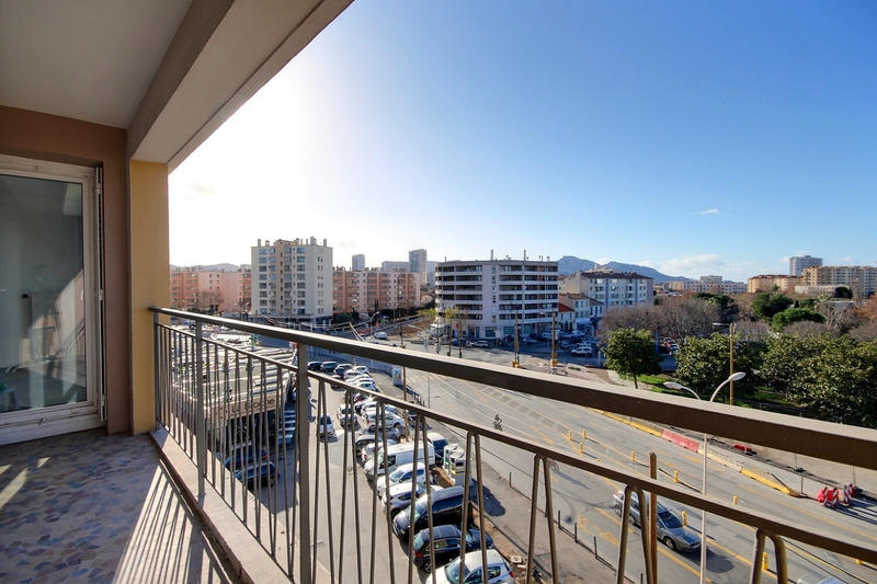 Appartement - 70 m² - 4 pièces