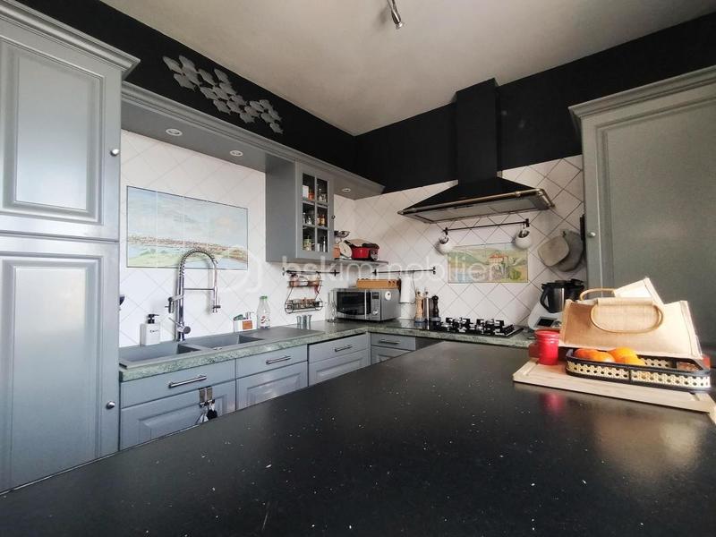 Maison - 139 m² - 7 pièces