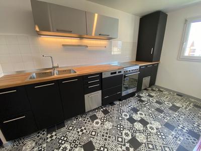 Appartement - 120 m² - 7 pièces