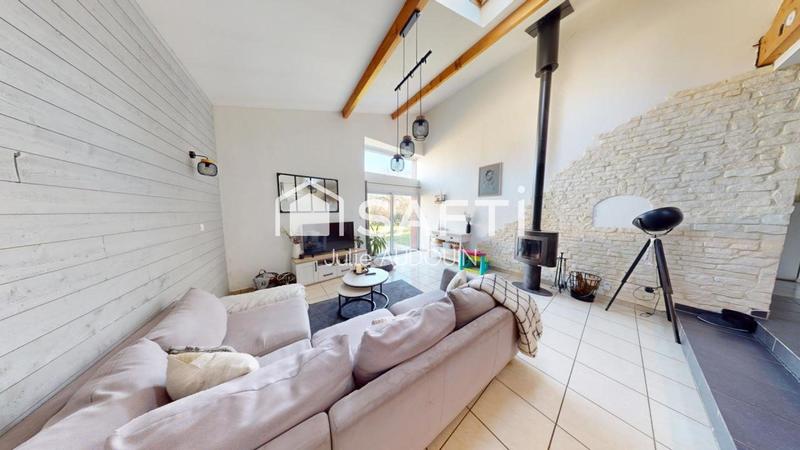 Maison - 217 m² - 9 pièces