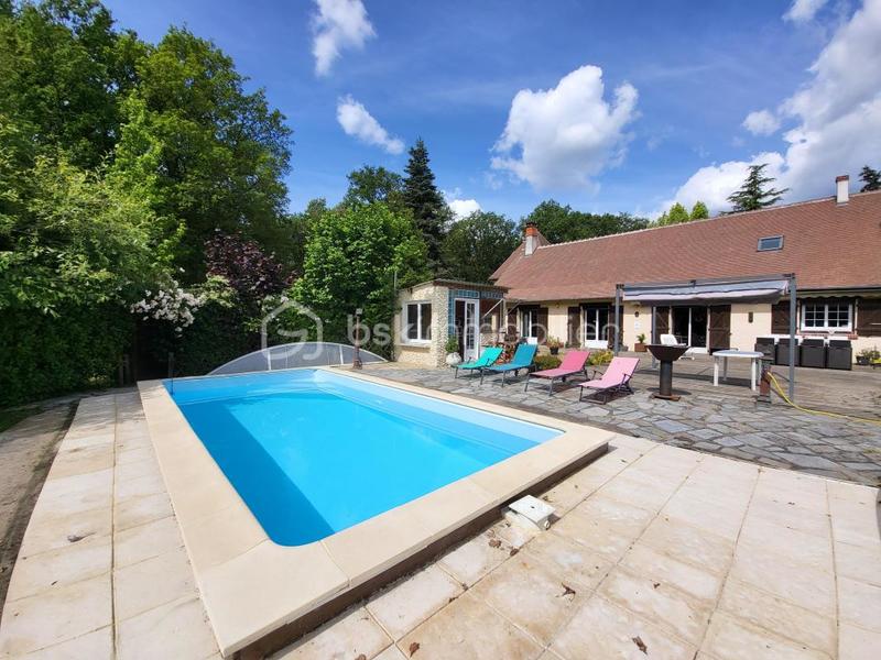 Propriété - 250 m² - 9 pièces