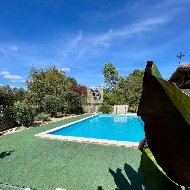 Maison en pierre - 181 m² - 7 pièces