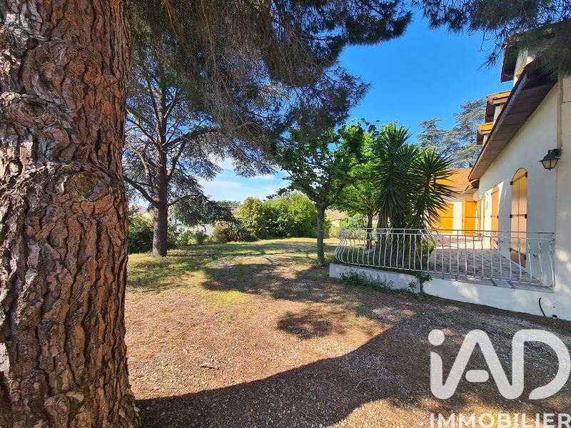 Maison - 245 m² - 9 pièces