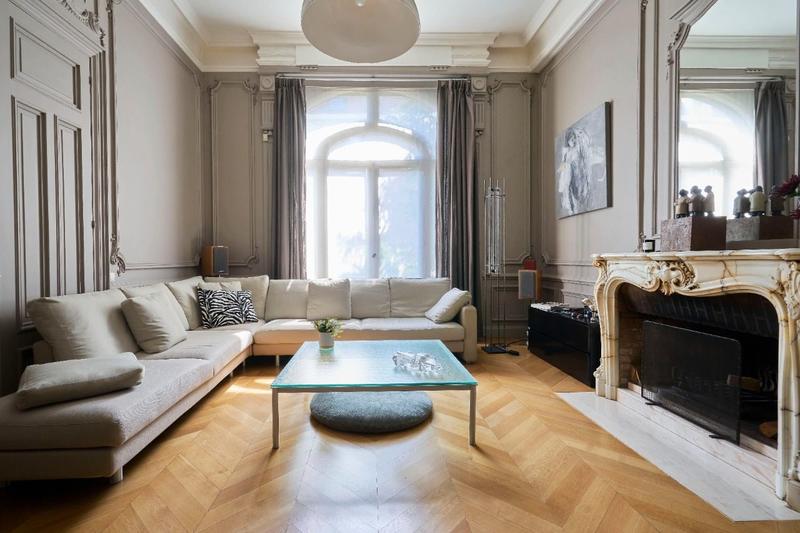 Maison - 435 m² - 9 pièces