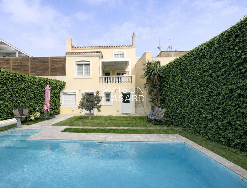 Villa - 187 m² - 6 pièces